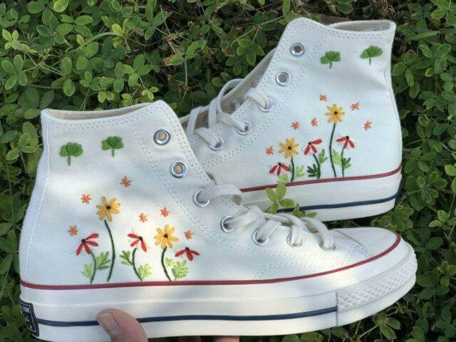 Floral embroidered Converse High tops – Hand embroidered converse – Embroidered Converse wedding – Converse custom shoes Embroidered Shoes