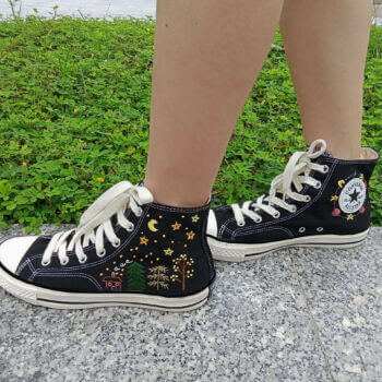 Custom Embroidered Converse 1