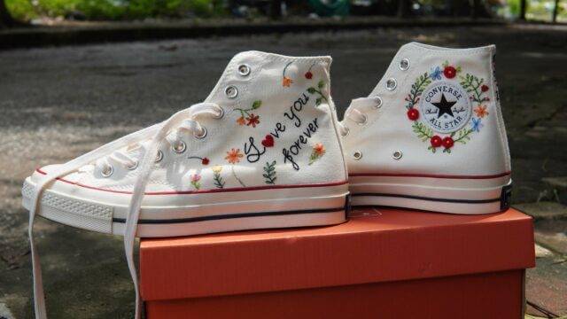 Embroidered converse/ Converse Custom Flower Embroidery / Wedding Converse Shoes Embroidered Shoes